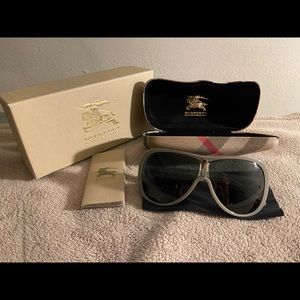 Burberry sunglasses (unisex)